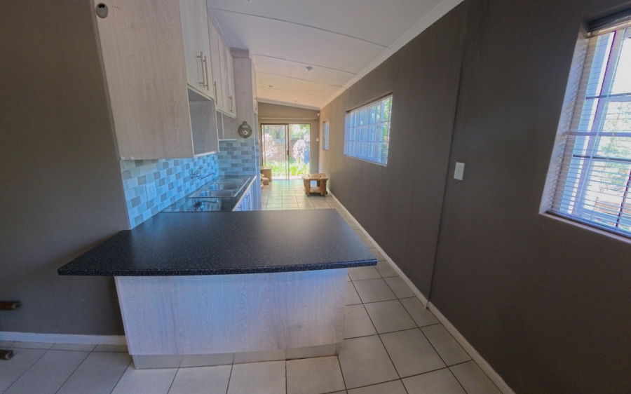 3 Bedroom Property for Sale in Faerie Glen Gauteng