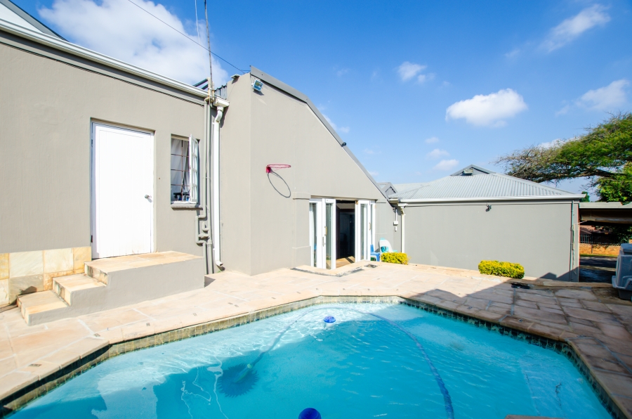 3 Bedroom Property for Sale in Faerie Glen Gauteng