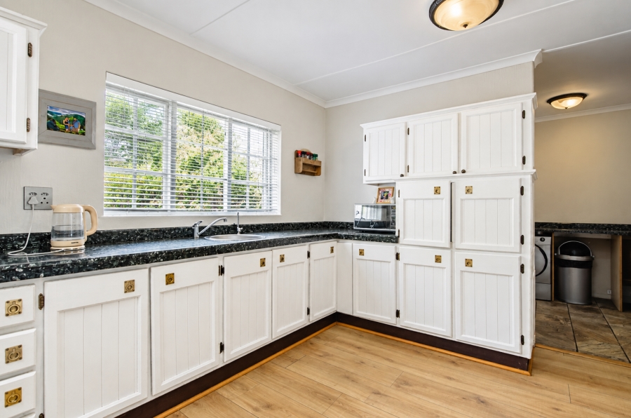 3 Bedroom Property for Sale in Faerie Glen Gauteng
