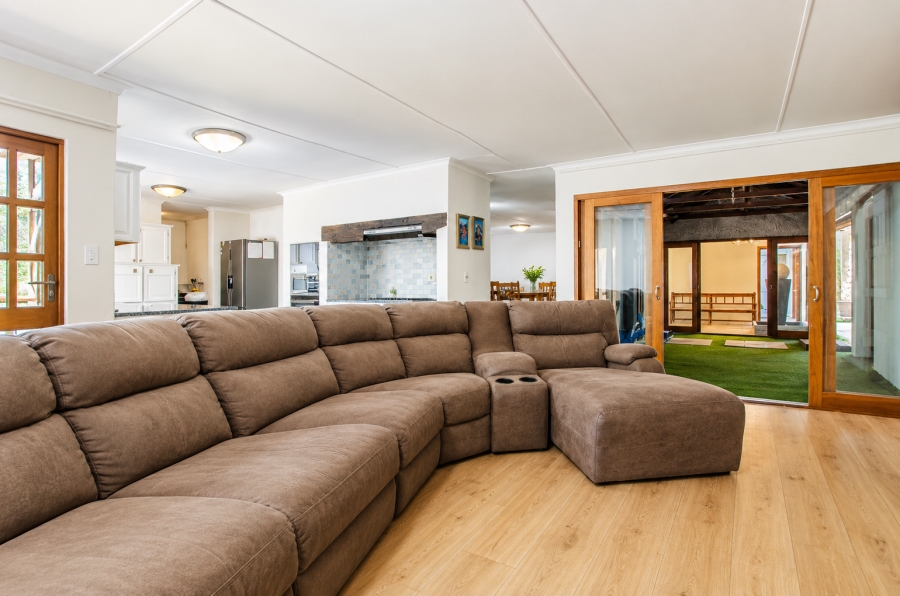 3 Bedroom Property for Sale in Faerie Glen Gauteng
