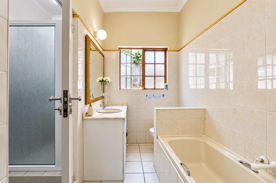 3 Bedroom Property for Sale in Faerie Glen Gauteng
