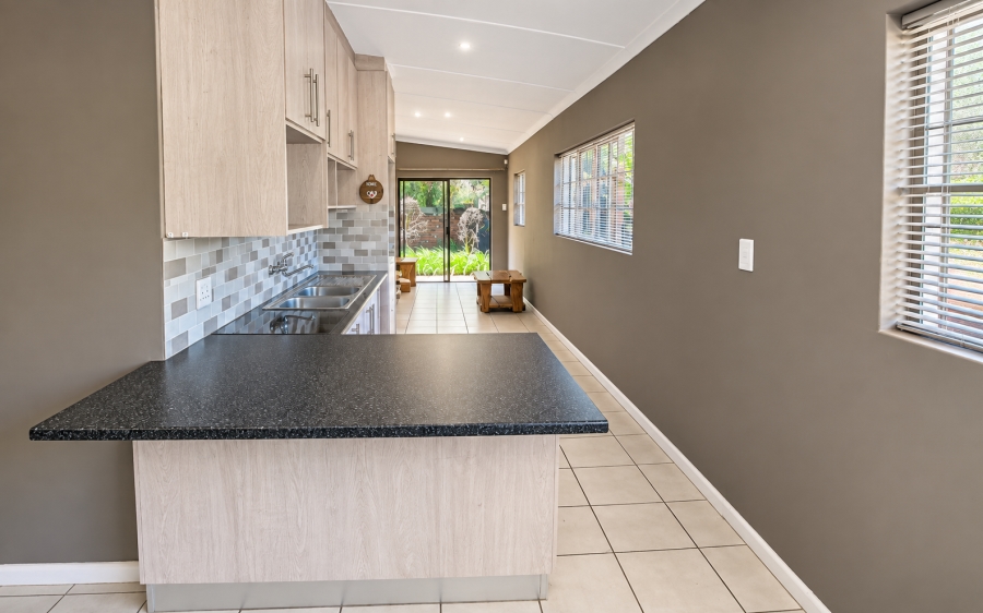 3 Bedroom Property for Sale in Faerie Glen Gauteng