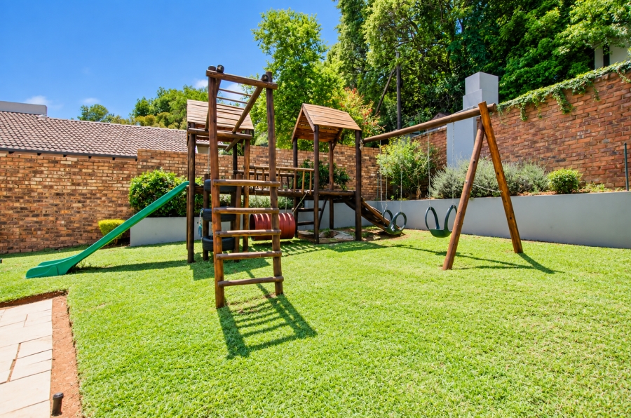 3 Bedroom Property for Sale in Faerie Glen Gauteng