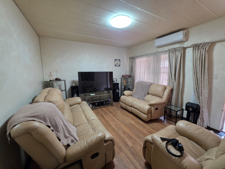 2 Bedroom Property for Sale in Vanderbijlpark CE 3 Gauteng