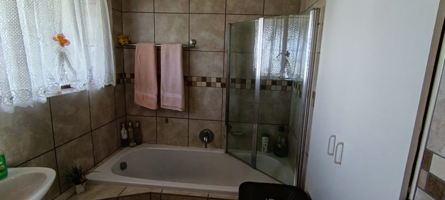 3 Bedroom Property for Sale in Noycedale Gauteng