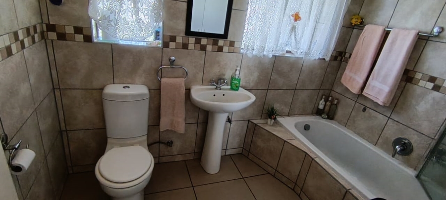 3 Bedroom Property for Sale in Noycedale Gauteng