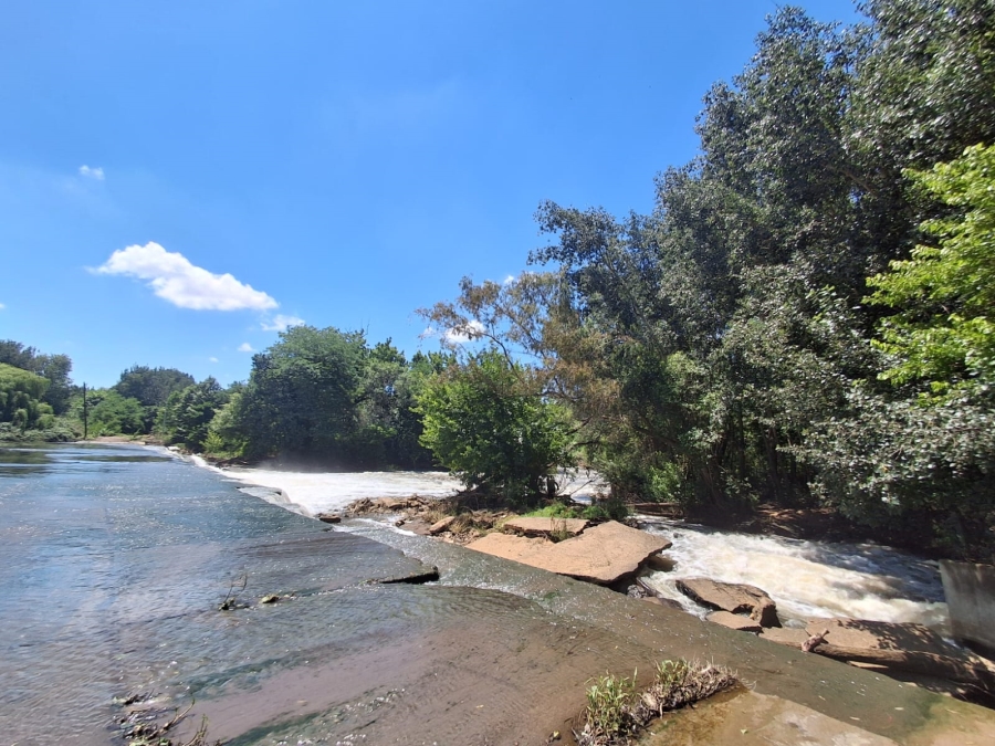 2 Bedroom Property for Sale in Henley on Klip Gauteng