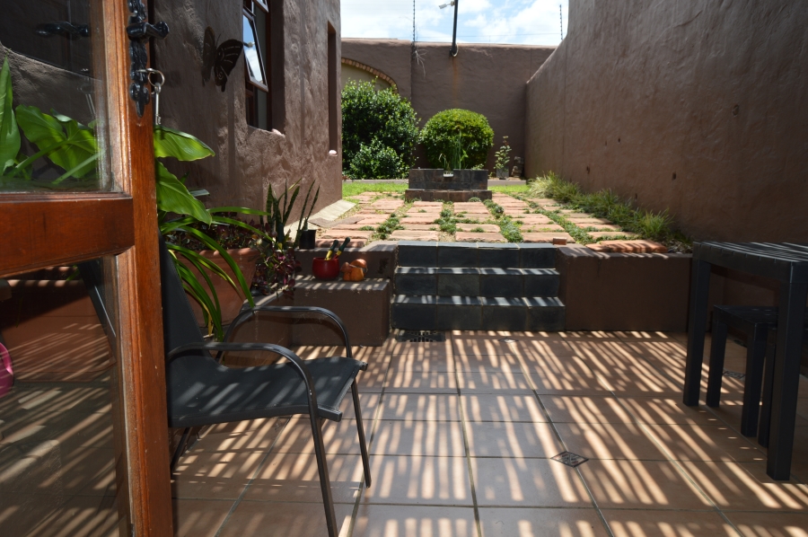 To Let 2 Bedroom Property for Rent in North Riding Gauteng