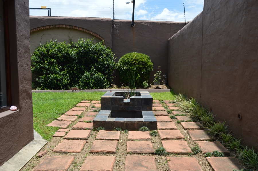 To Let 2 Bedroom Property for Rent in North Riding Gauteng