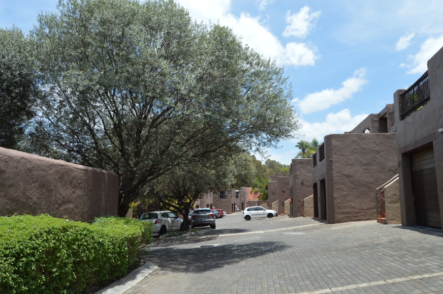 To Let 2 Bedroom Property for Rent in North Riding Gauteng