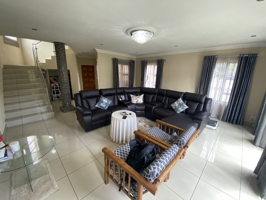 4 Bedroom Property for Sale in Bloubosrand Gauteng