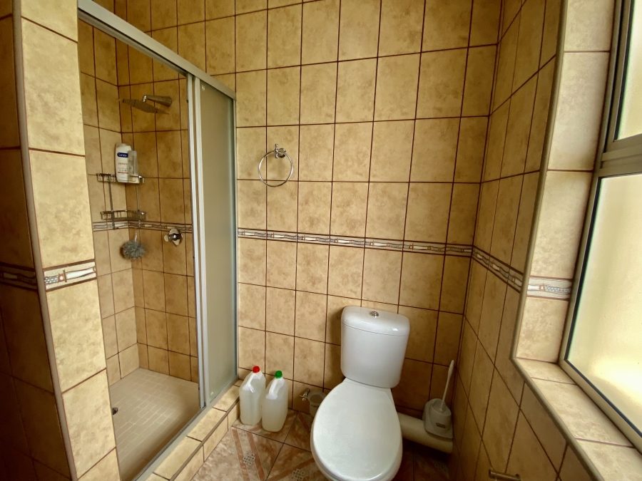 4 Bedroom Property for Sale in Bloubosrand Gauteng