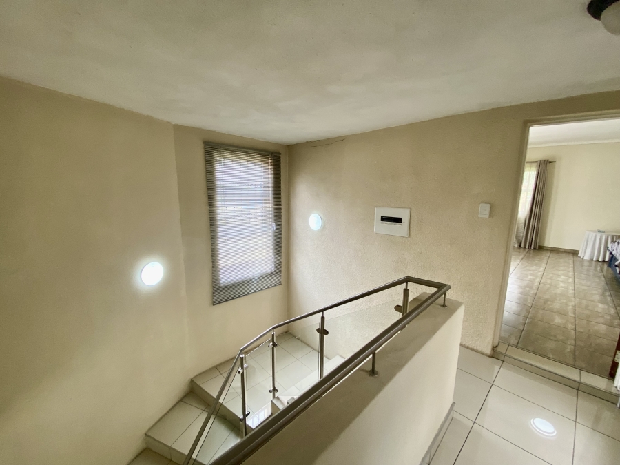 4 Bedroom Property for Sale in Bloubosrand Gauteng