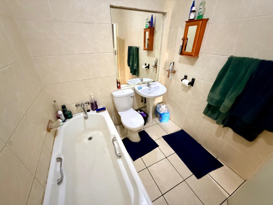 2 Bedroom Property for Sale in Rothdene Gauteng