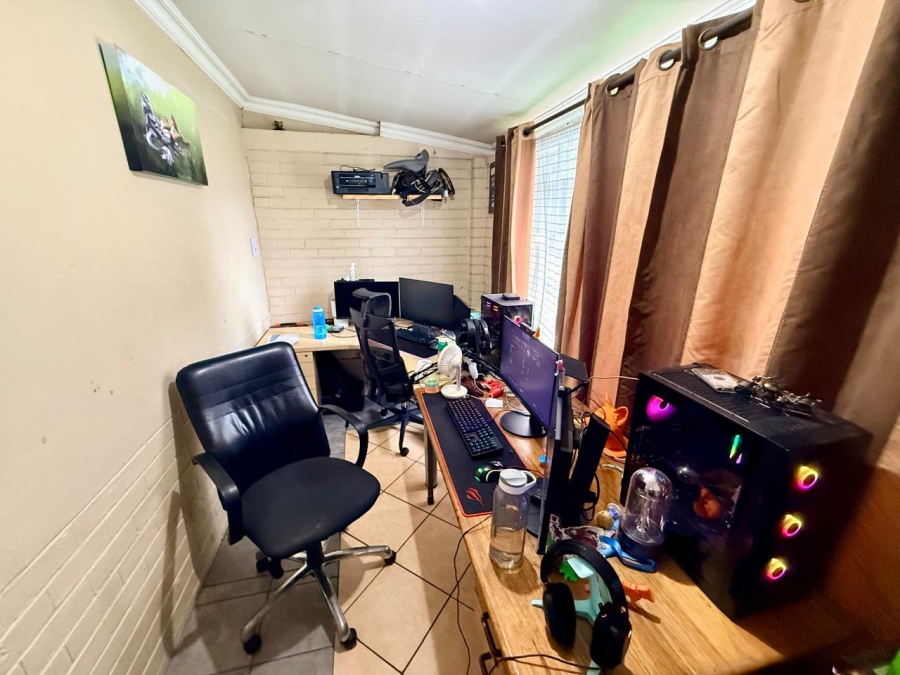 2 Bedroom Property for Sale in Rothdene Gauteng