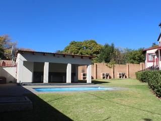 To Let 2 Bedroom Property for Rent in Magaliessig Gauteng