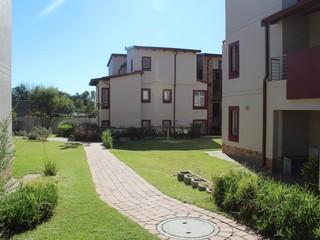To Let 2 Bedroom Property for Rent in Magaliessig Gauteng