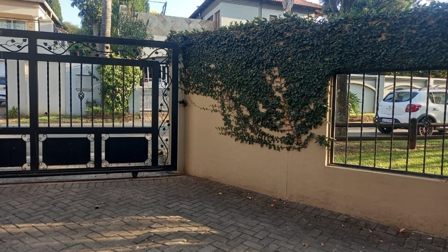 To Let 1 Bedroom Property for Rent in Bedfordview Gauteng