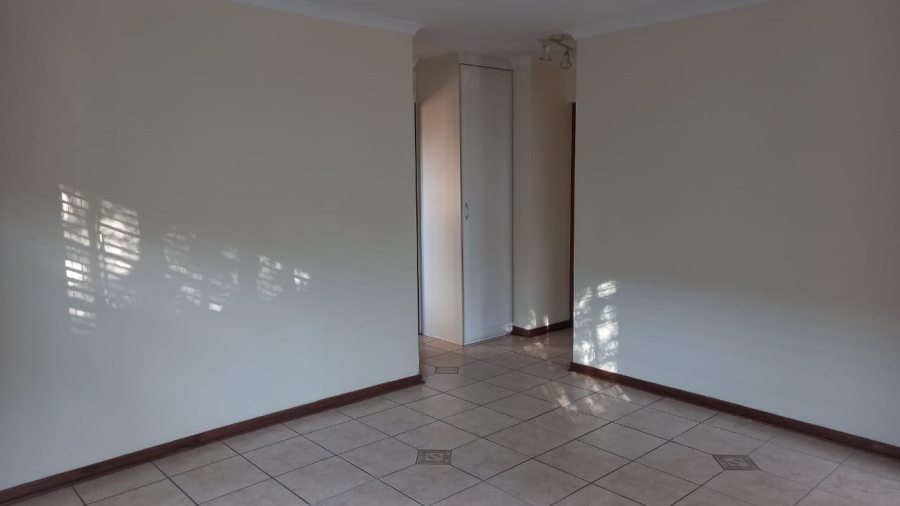 To Let 1 Bedroom Property for Rent in Bedfordview Gauteng