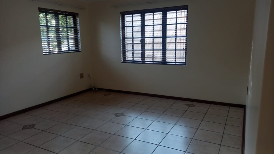 To Let 1 Bedroom Property for Rent in Bedfordview Gauteng