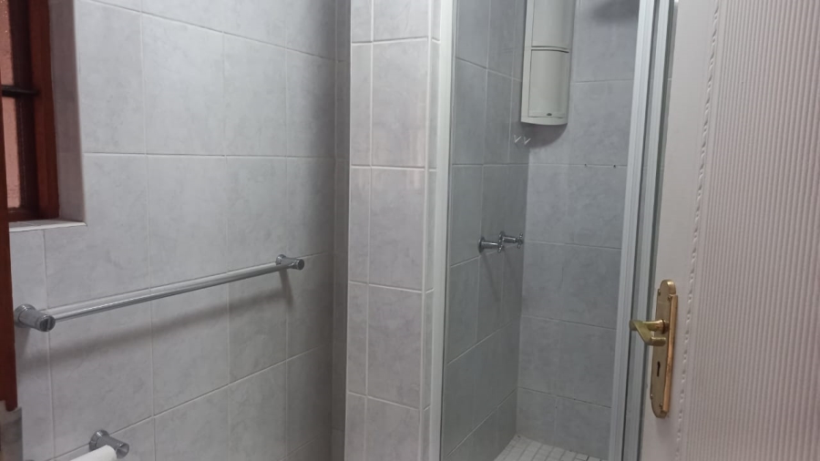 To Let 1 Bedroom Property for Rent in Bedfordview Gauteng