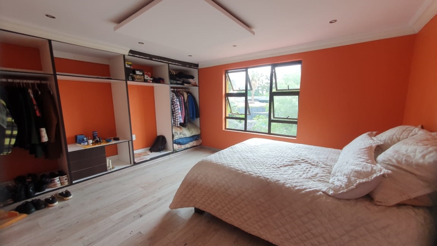 5 Bedroom Property for Sale in Brackendowns Gauteng