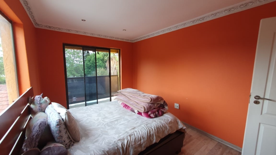 5 Bedroom Property for Sale in Brackendowns Gauteng