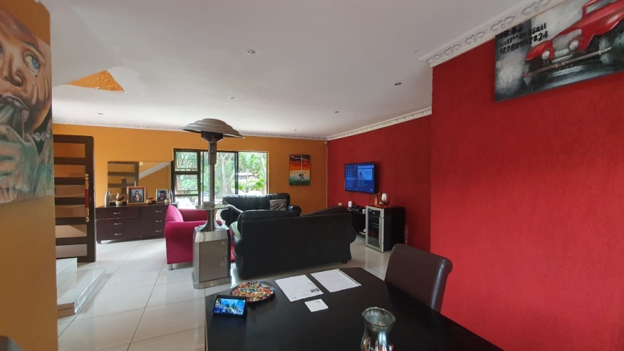 5 Bedroom Property for Sale in Brackendowns Gauteng