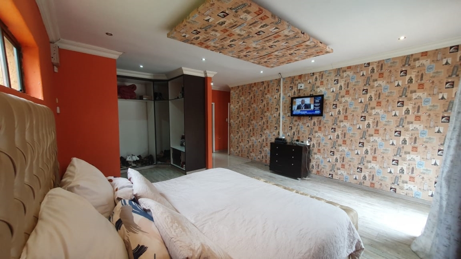 5 Bedroom Property for Sale in Brackendowns Gauteng