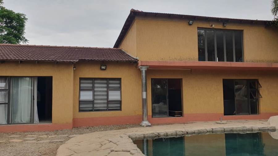 5 Bedroom Property for Sale in Brackendowns Gauteng