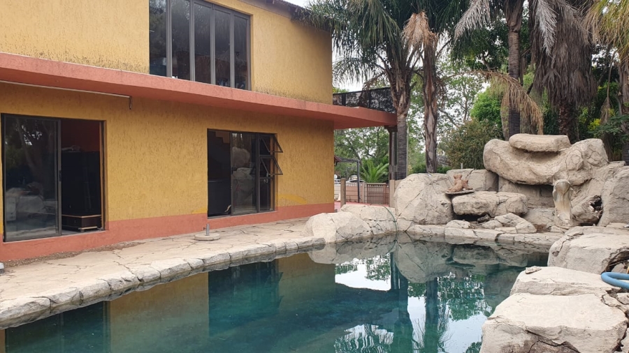 5 Bedroom Property for Sale in Brackendowns Gauteng