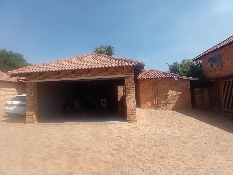 3 Bedroom Property for Sale in Glenvista Gauteng