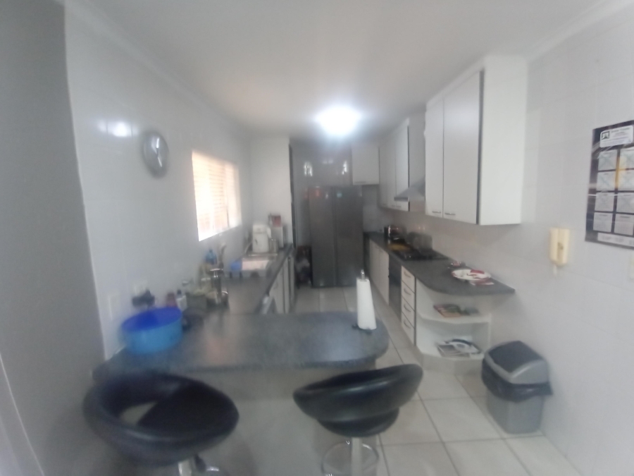 3 Bedroom Property for Sale in Glenvista Gauteng