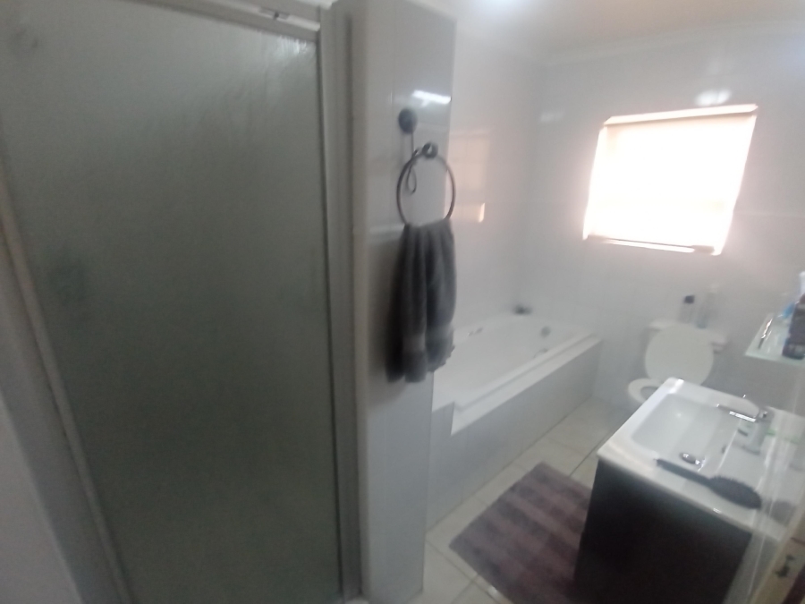 3 Bedroom Property for Sale in Glenvista Gauteng