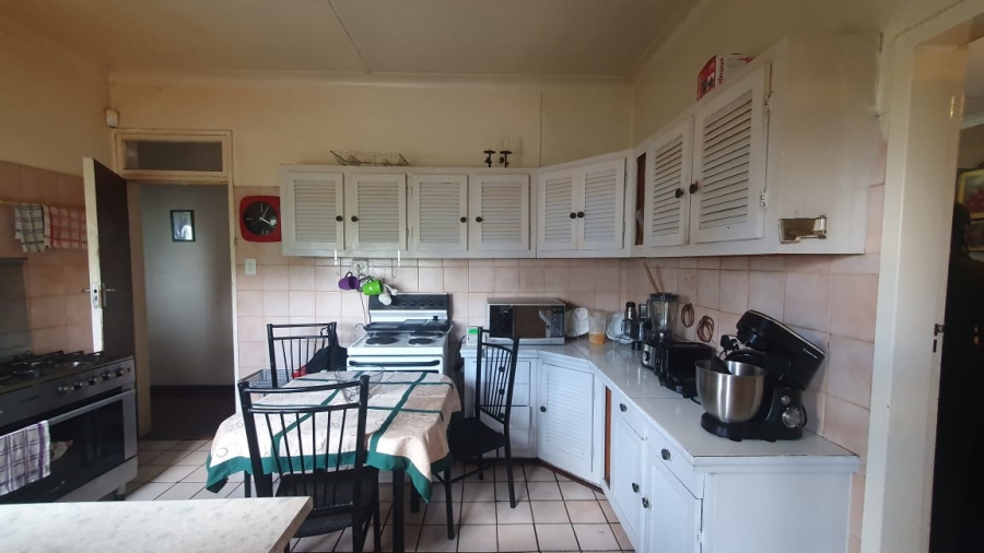 4 Bedroom Property for Sale in Linmeyer Gauteng
