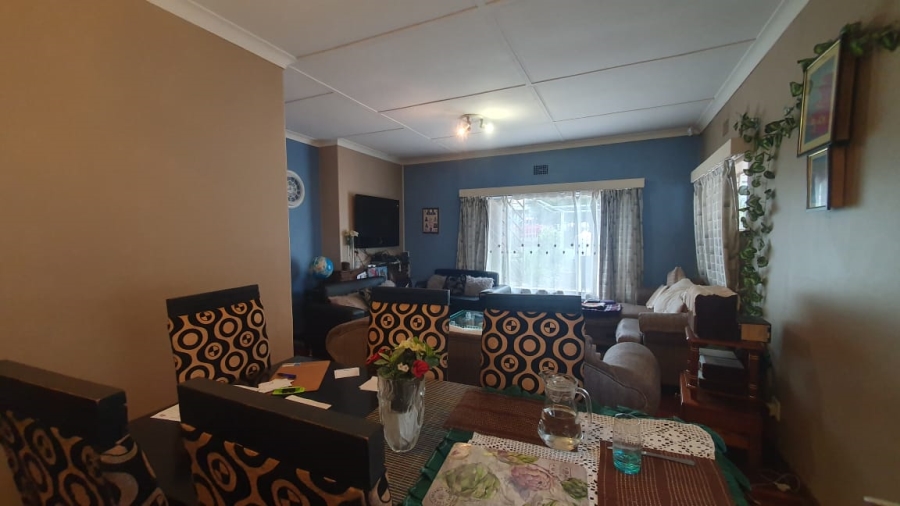 4 Bedroom Property for Sale in Linmeyer Gauteng