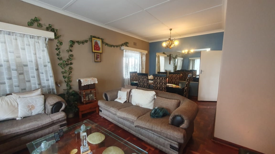 4 Bedroom Property for Sale in Linmeyer Gauteng
