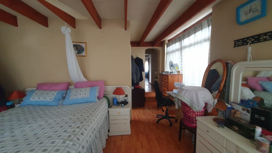 4 Bedroom Property for Sale in Linmeyer Gauteng