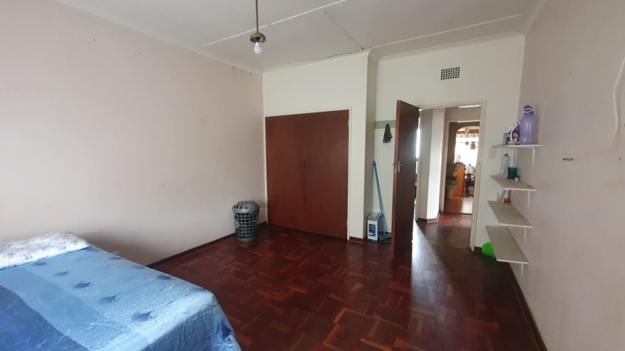 4 Bedroom Property for Sale in Linmeyer Gauteng