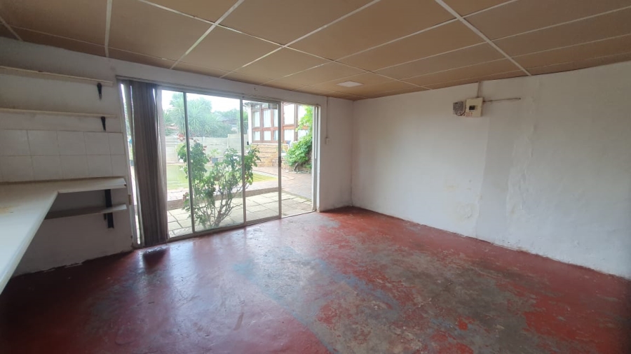4 Bedroom Property for Sale in Linmeyer Gauteng
