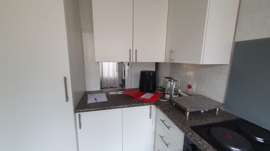 2 Bedroom Property for Sale in Glenvista Gauteng