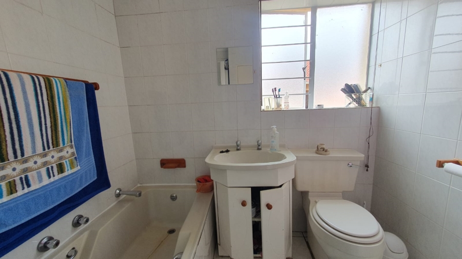 2 Bedroom Property for Sale in Glenvista Gauteng