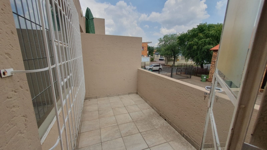 2 Bedroom Property for Sale in New Redruth Gauteng