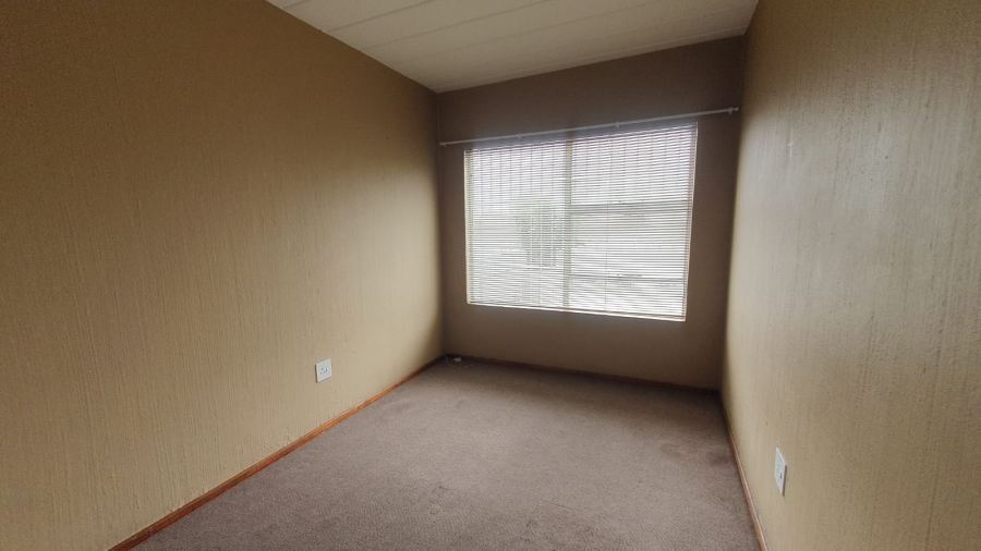 2 Bedroom Property for Sale in New Redruth Gauteng