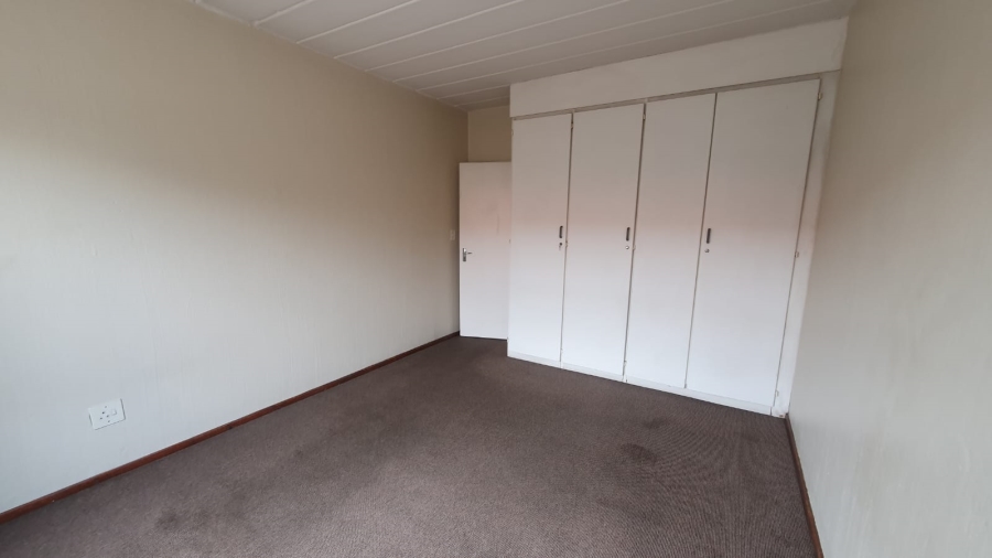 2 Bedroom Property for Sale in New Redruth Gauteng