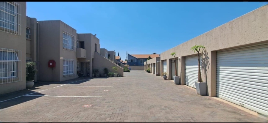 2 Bedroom Property for Sale in New Redruth Gauteng