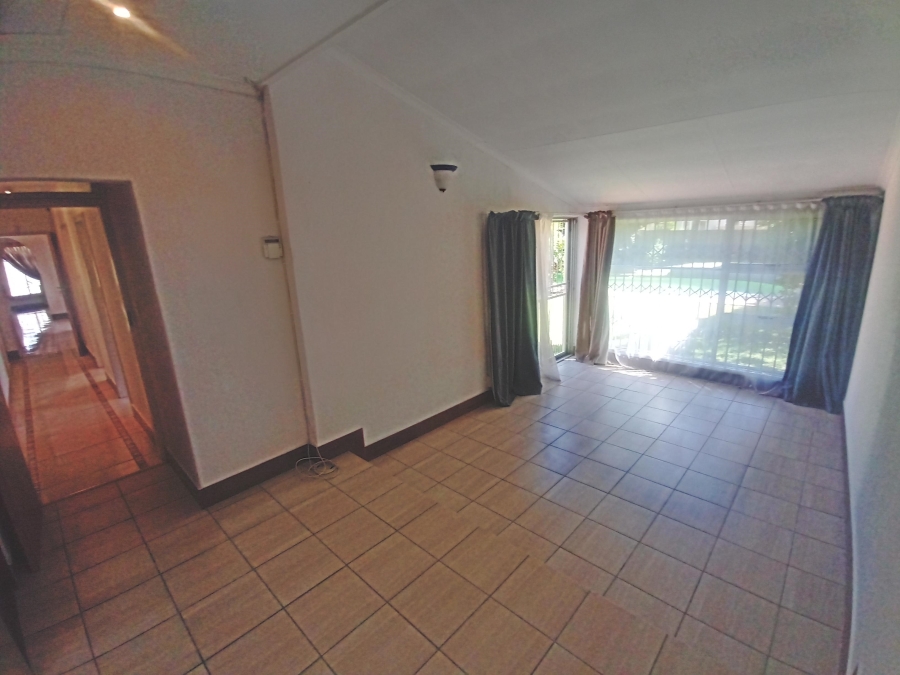 4 Bedroom Property for Sale in Brackenhurst Gauteng