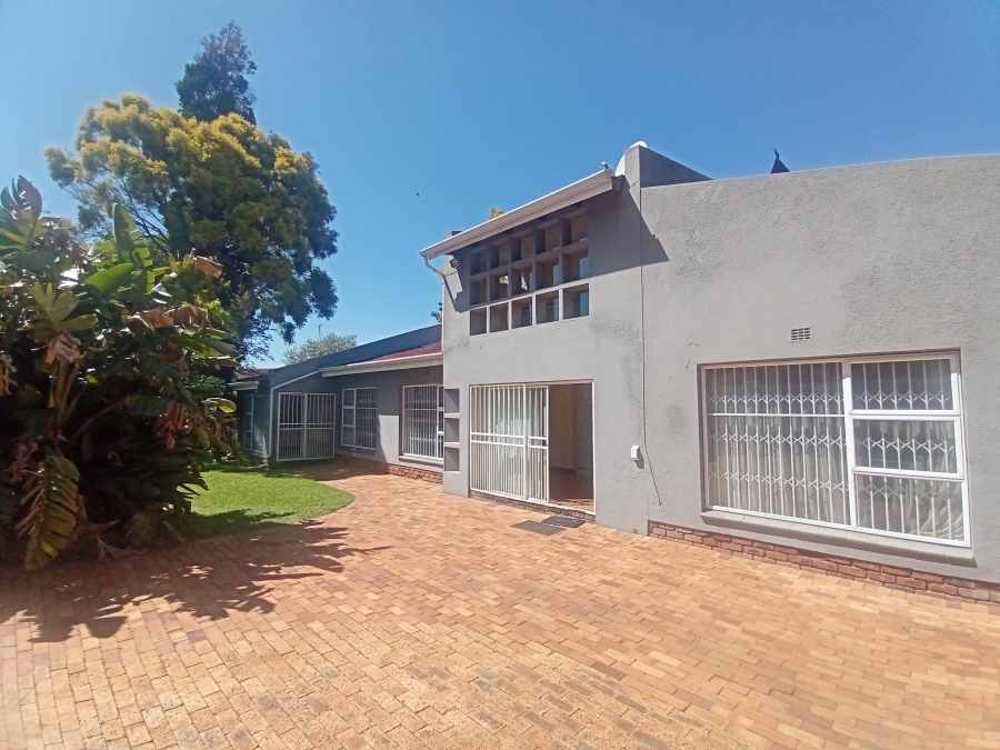4 Bedroom Property for Sale in Brackenhurst Gauteng