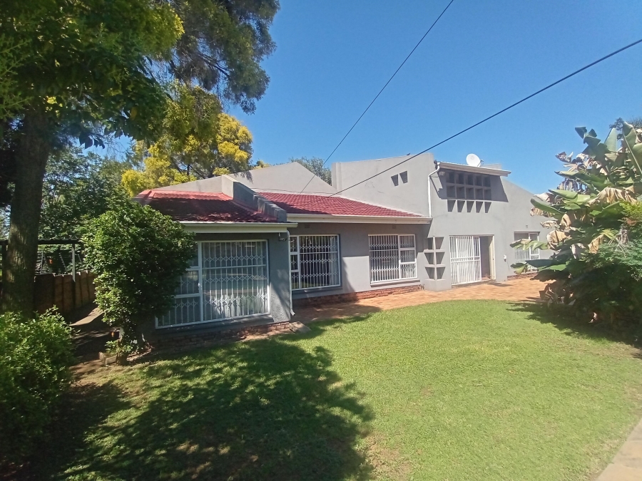 4 Bedroom Property for Sale in Brackenhurst Gauteng