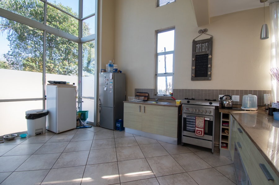 To Let 2 Bedroom Property for Rent in Melville Gauteng